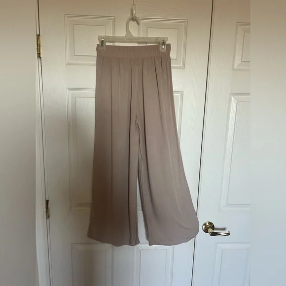 Chic Wide-Leg Tan Pants - Picture 3 of 7